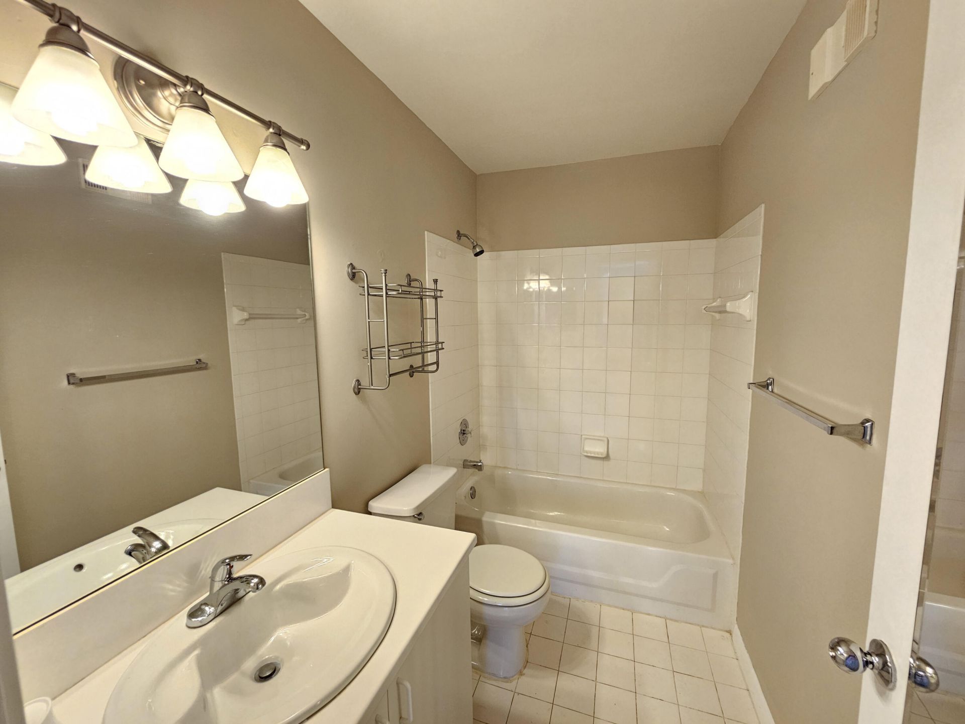 140 Yacht Club Way, Unit 305, Hypoluxo, FL 33462 Photo