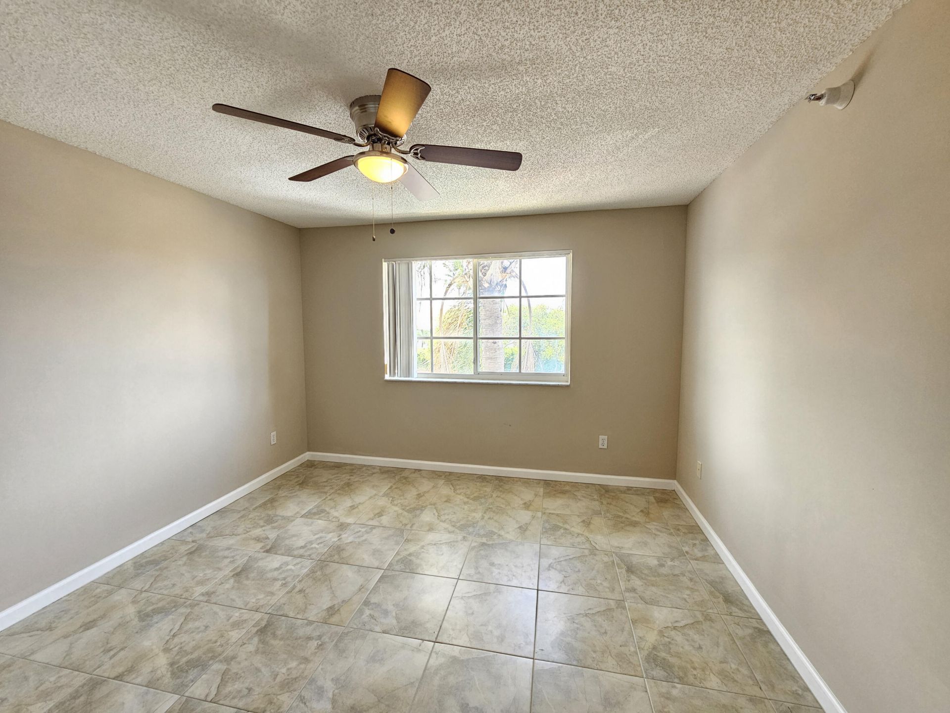 140 Yacht Club Way, Unit 305, Hypoluxo, FL 33462 Photo