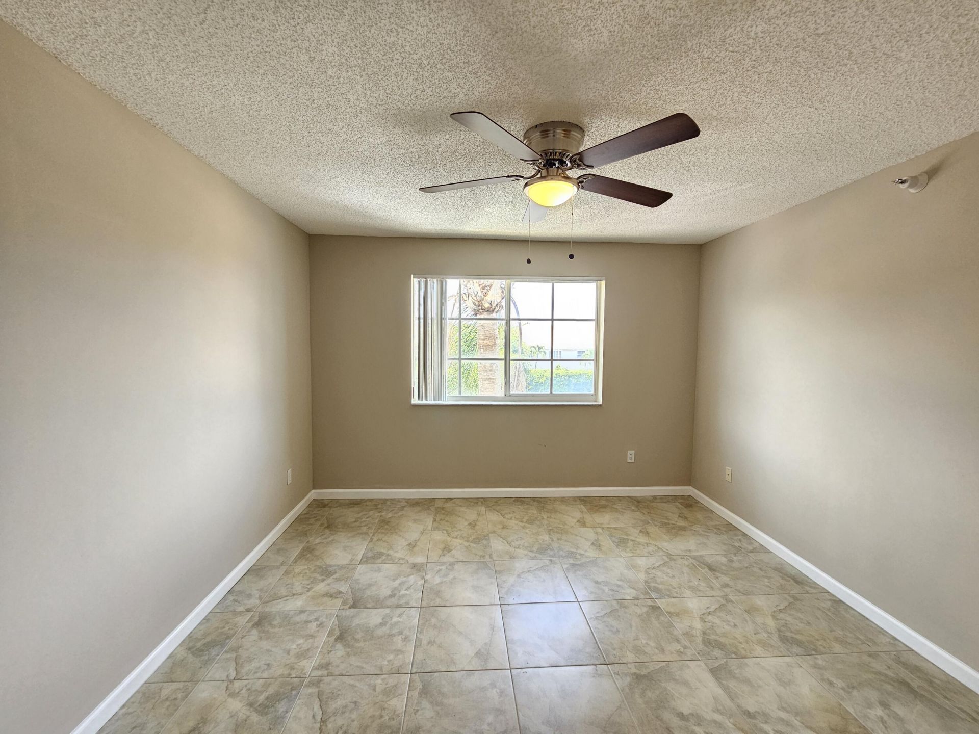 140 Yacht Club Way, Unit 305, Hypoluxo, FL 33462 Photo