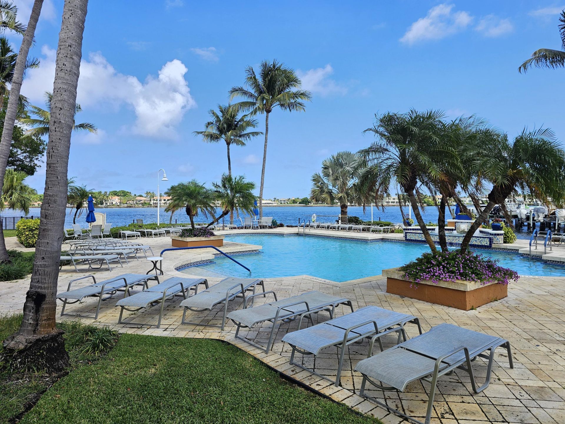 140 Yacht Club Way, Unit 305, Hypoluxo, FL 33462 Photo