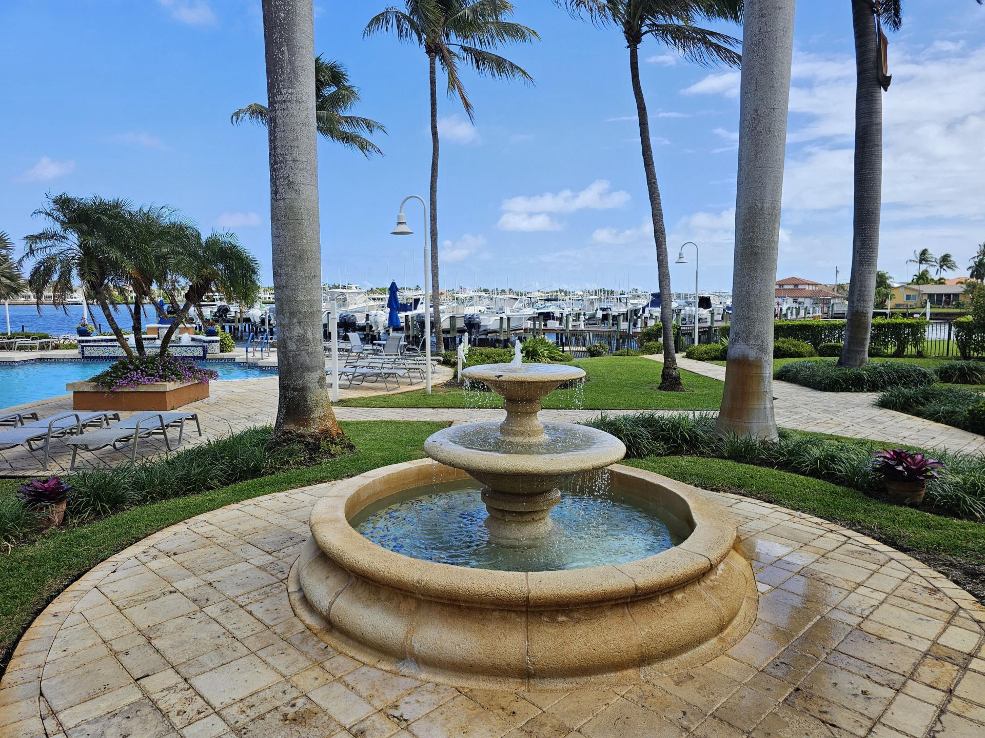 140 Yacht Club Way, Unit 305, Hypoluxo, FL 33462 Photo