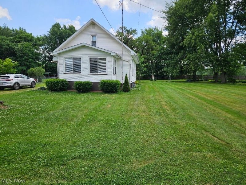14960 Elmside Street NE, Alliance, OH 44601 Photo 2