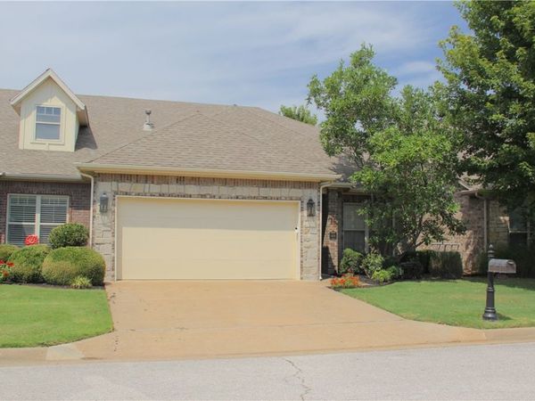 6655 W Valley View Road , Rogers, AR 72758