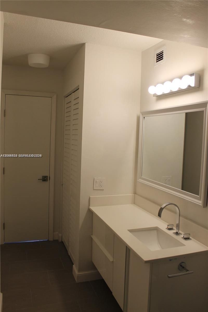 1801 S Ocean Dr , Unit 333, Hallandale Beach, FL 33009 Photo