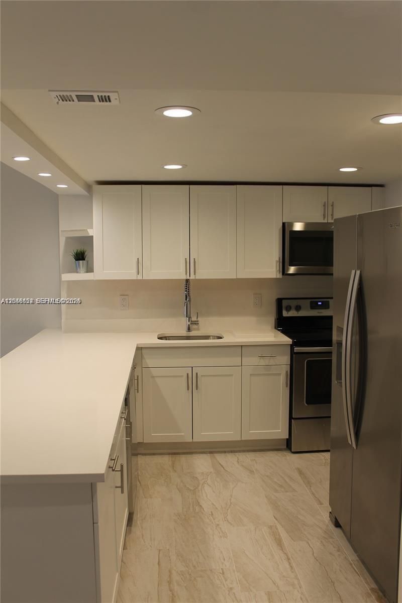1801 S Ocean Dr , Unit 333, Hallandale Beach, FL 33009 Photo