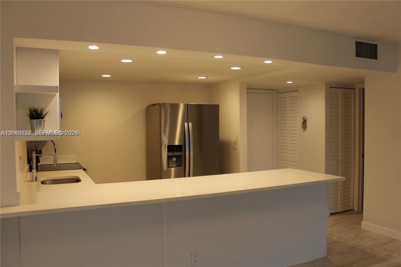 1801 S Ocean Dr , Unit 333, Hallandale Beach, FL 33009 Photo
