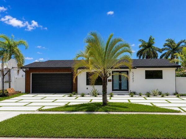 5207 Roosevelt St , Hollywood, FL 33021