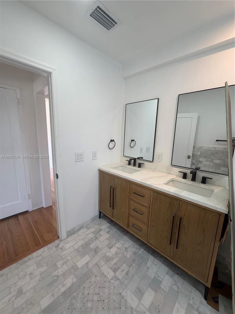 5171 SW 6th St , Miami, FL 33134 Photo
