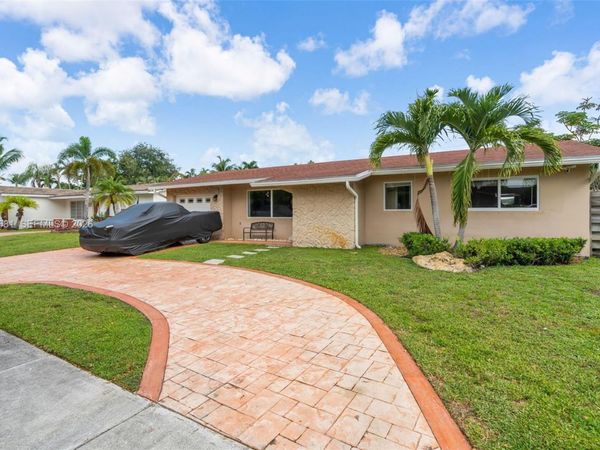 11311 NW 23rd St , Pembroke Pines, FL 33026