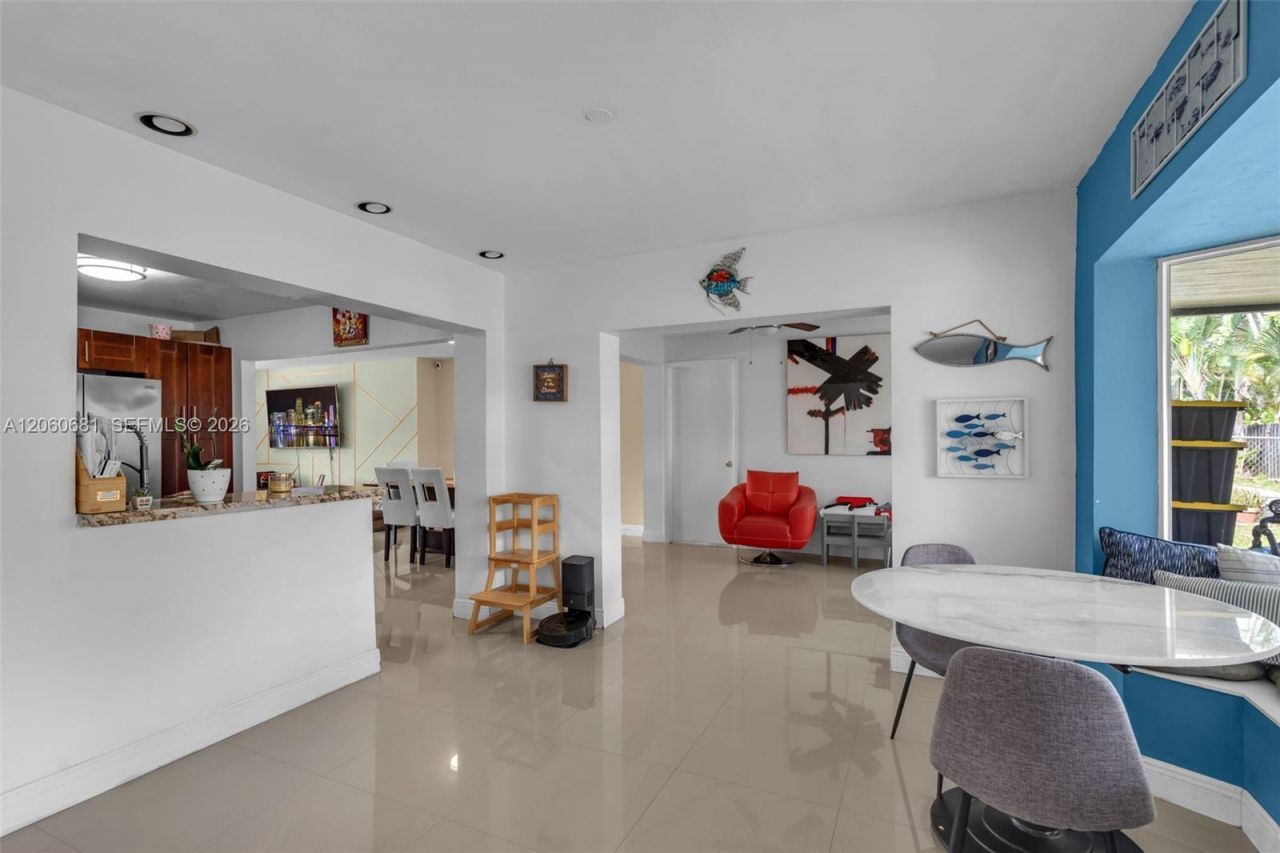 11311 NW 23rd St, Pembroke Pines, FL 33026 Photo