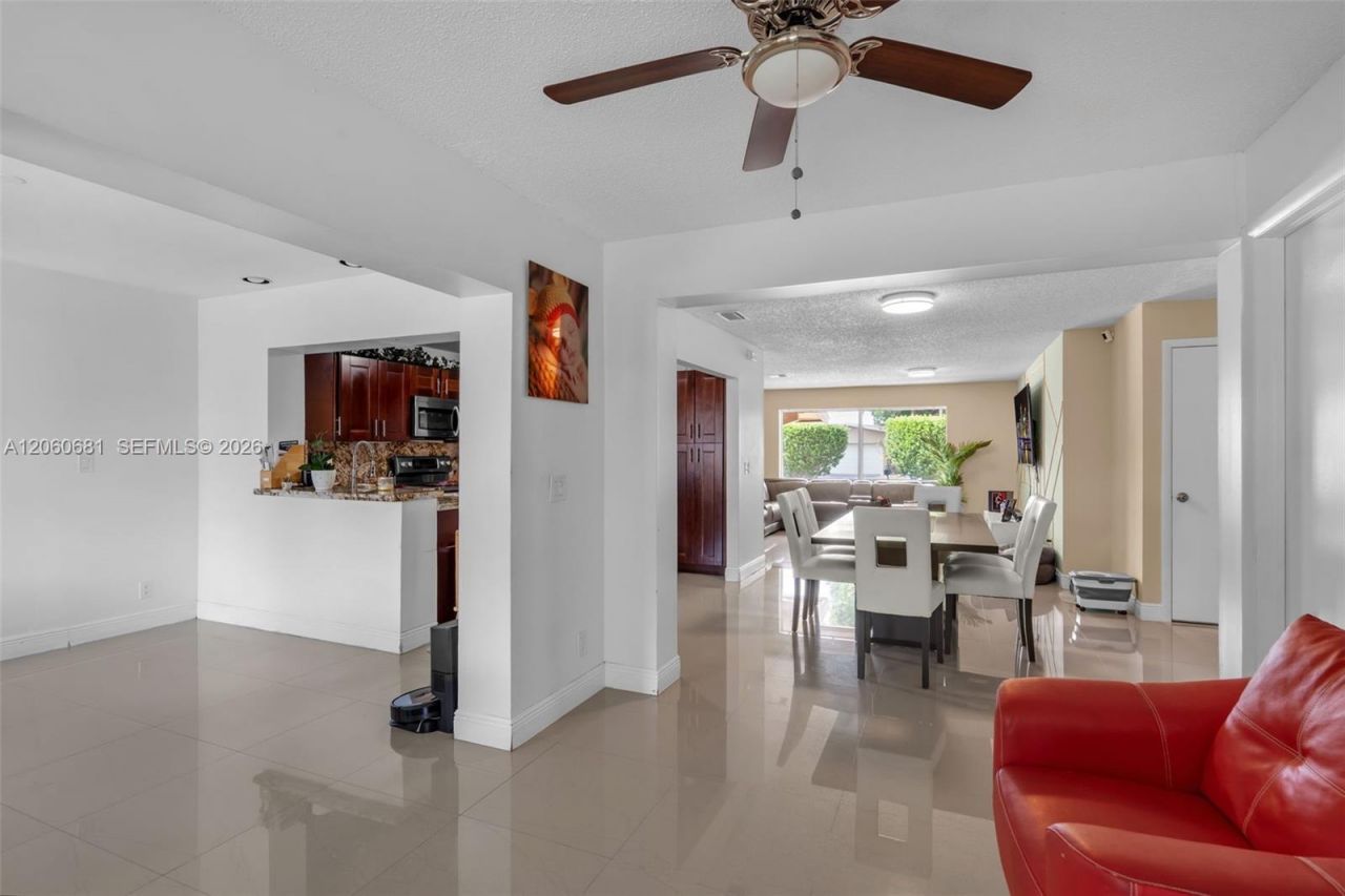 11311 NW 23rd St, Pembroke Pines, FL 33026 Photo