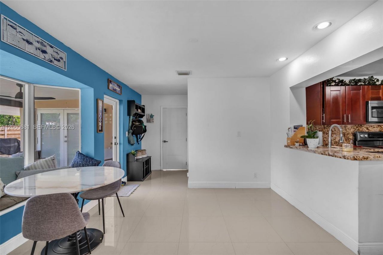 11311 NW 23rd St, Pembroke Pines, FL 33026 Photo