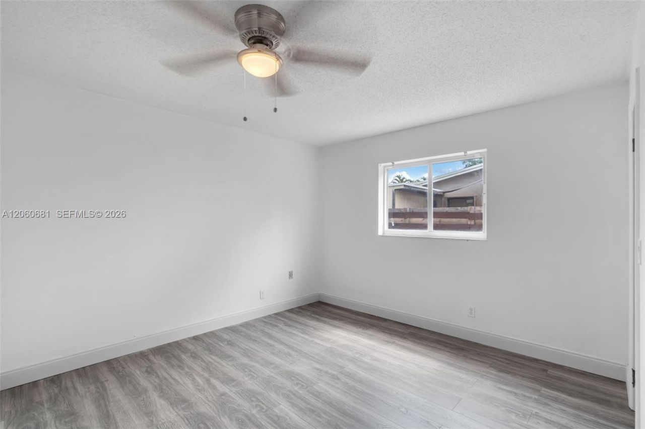 11311 NW 23rd St, Pembroke Pines, FL 33026 Photo
