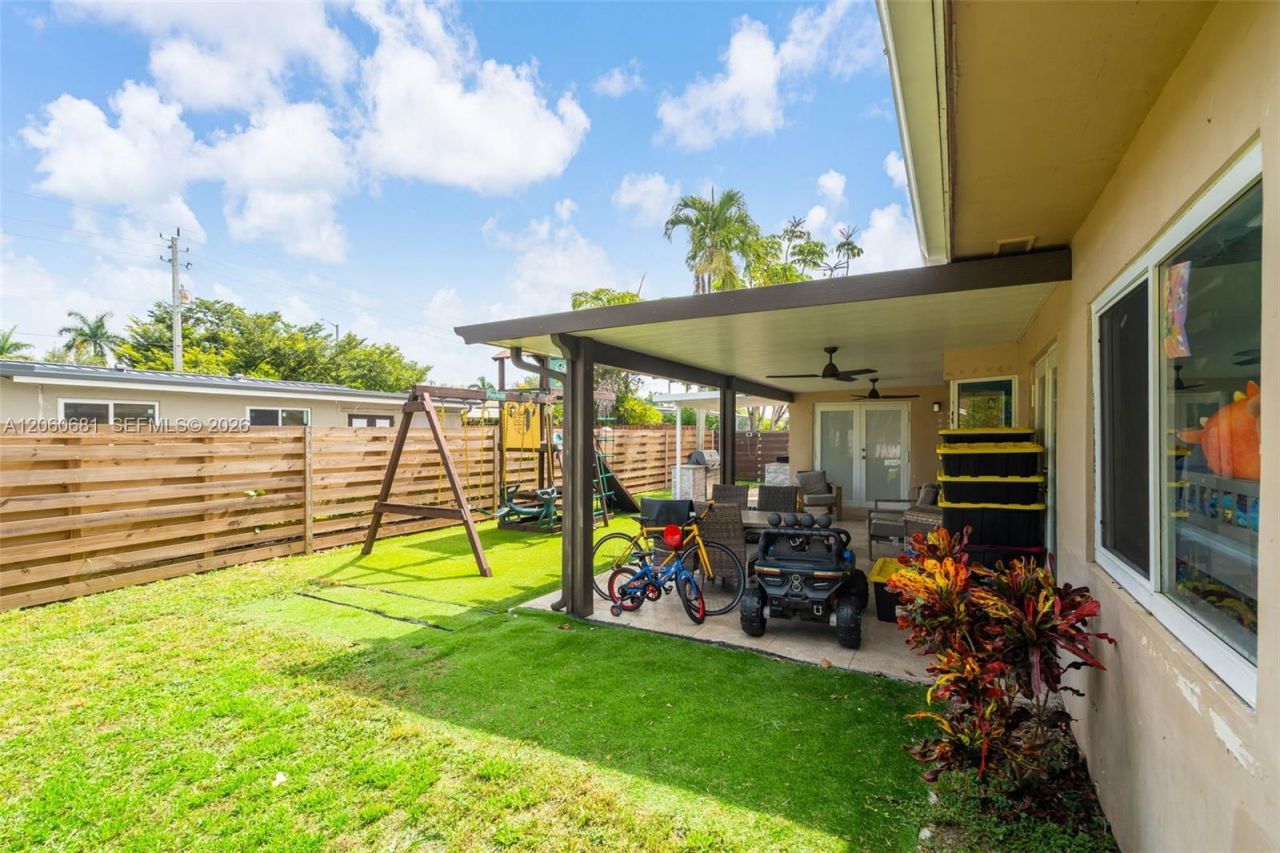 11311 NW 23rd St, Pembroke Pines, FL 33026 Photo