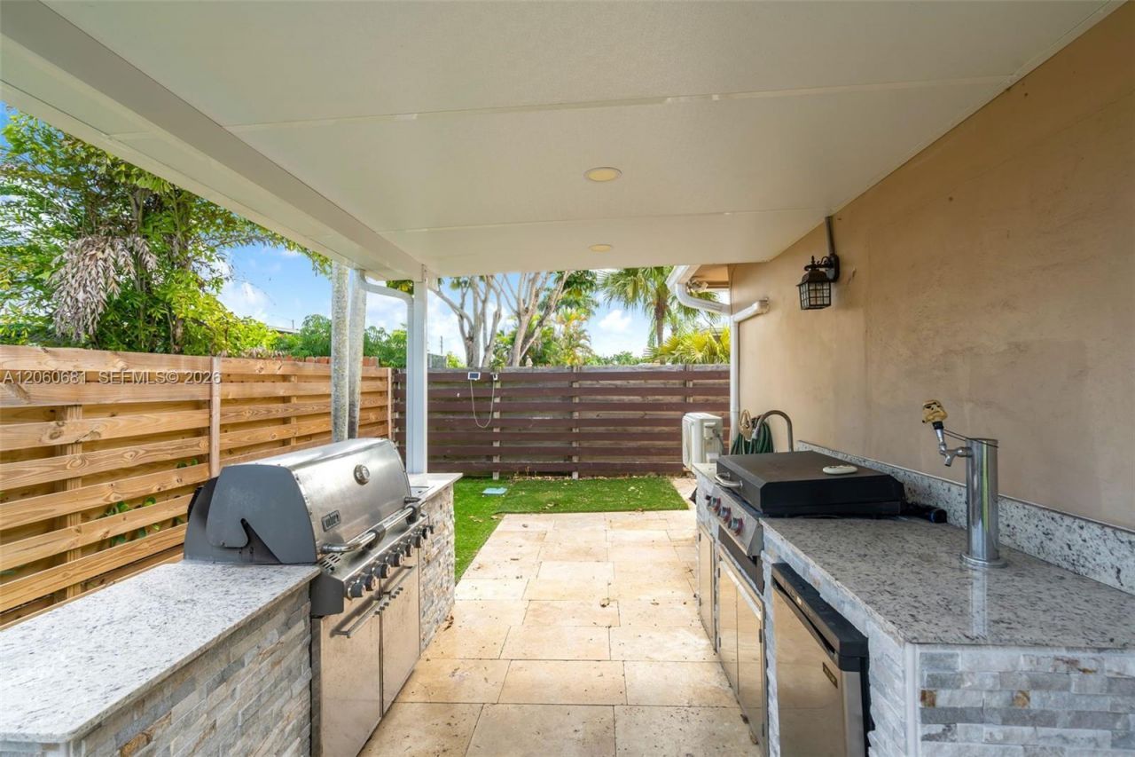 11311 NW 23rd St, Pembroke Pines, FL 33026 Photo