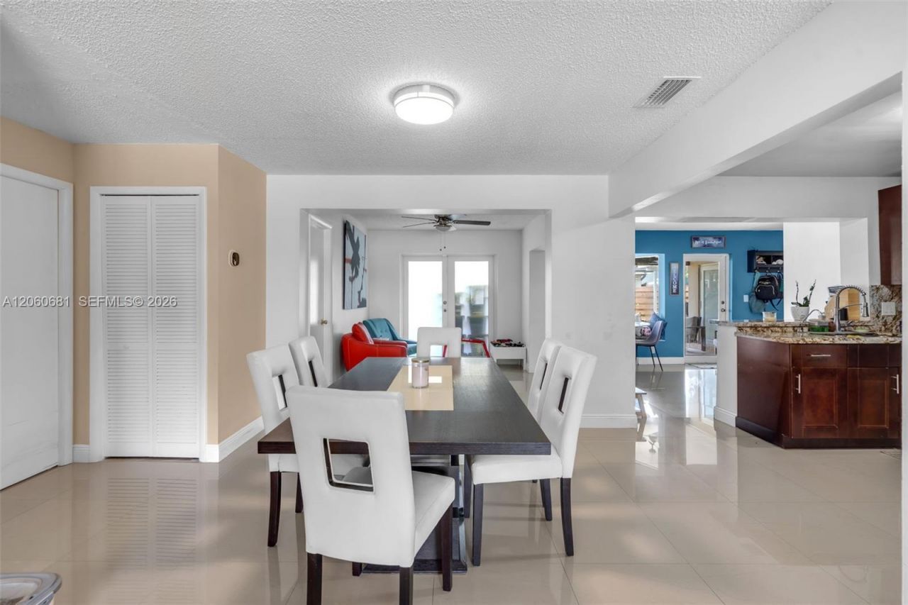 11311 NW 23rd St, Pembroke Pines, FL 33026 Photo