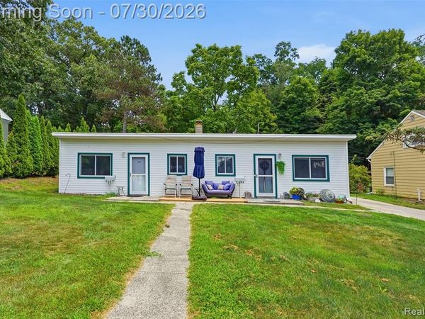 610 East Street, Milford Village, Mi 48381