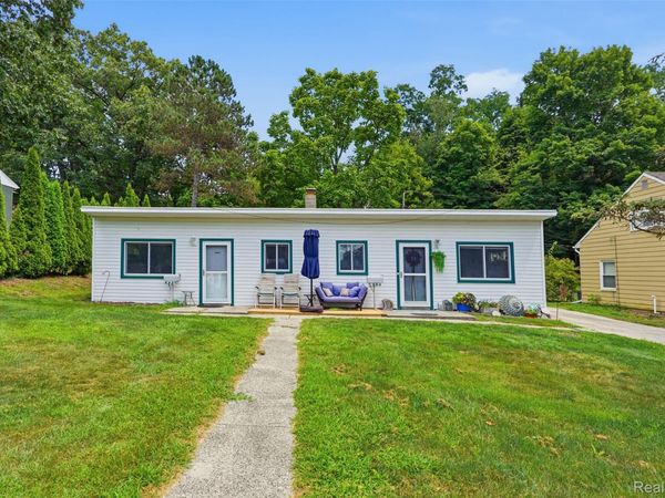 610 East Street, Milford Village, Mi 48381