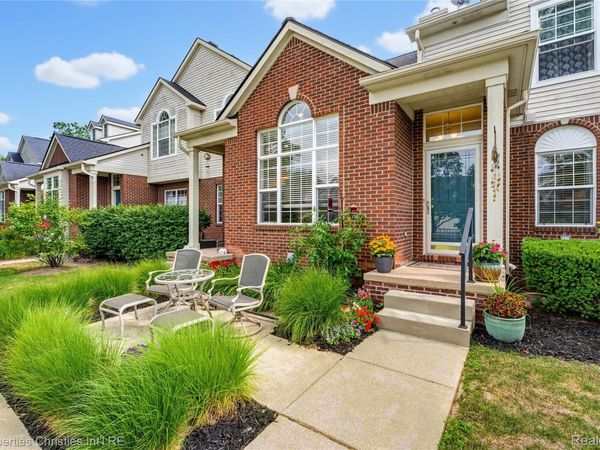 35104 Emma Circle, Commerce Township, Mi 48390