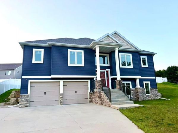 2667 Century Pine Lane NE, Rochester, MN 55906