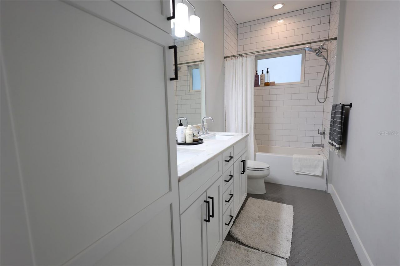 655 12th Avenue S, Saint Petersburg, FL 33701 Photo