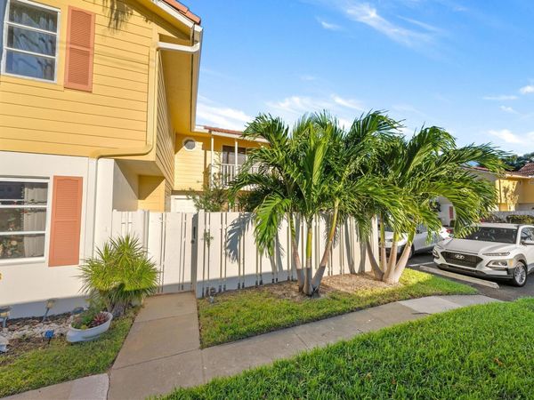 169 Seabreeze Circle, Jupiter, FL 33477