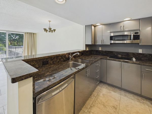 1800 N ANDREWS Avenue N, Unit 2A, Fort Lauderdale, FL 33311