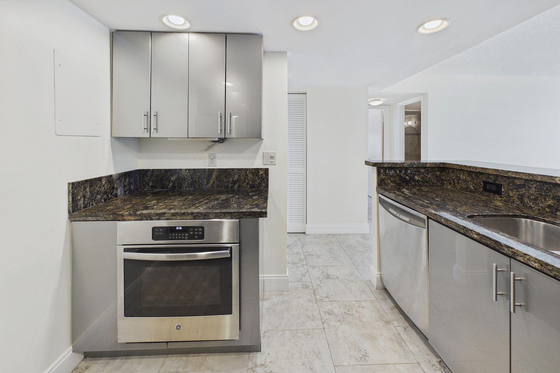 1800 N Andrews Avenue N, Unit 2A, Fort Lauderdale, FL 33311 Photo