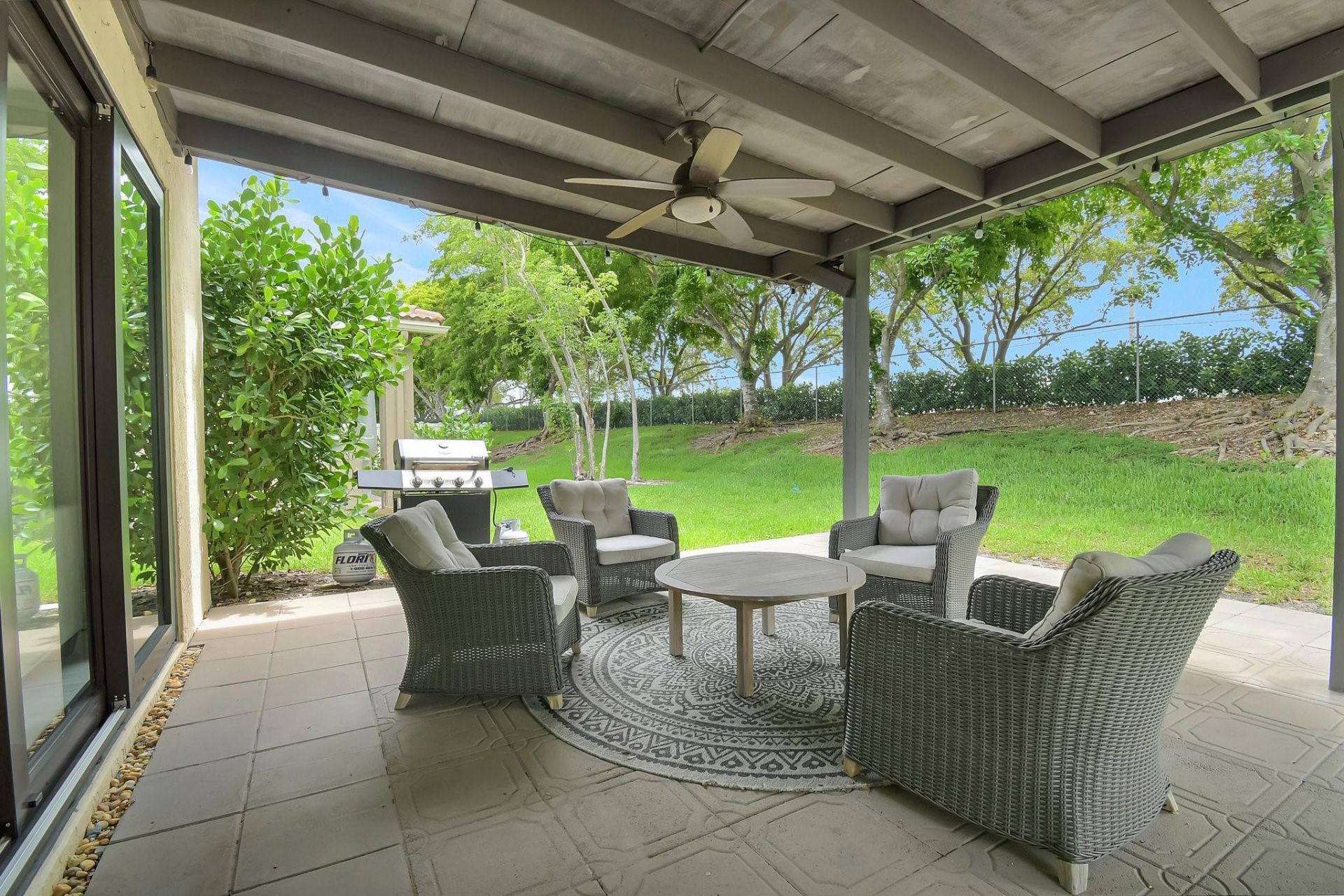 6041 SW 195th Avenue, Pembroke Pines, FL 33332 Photo