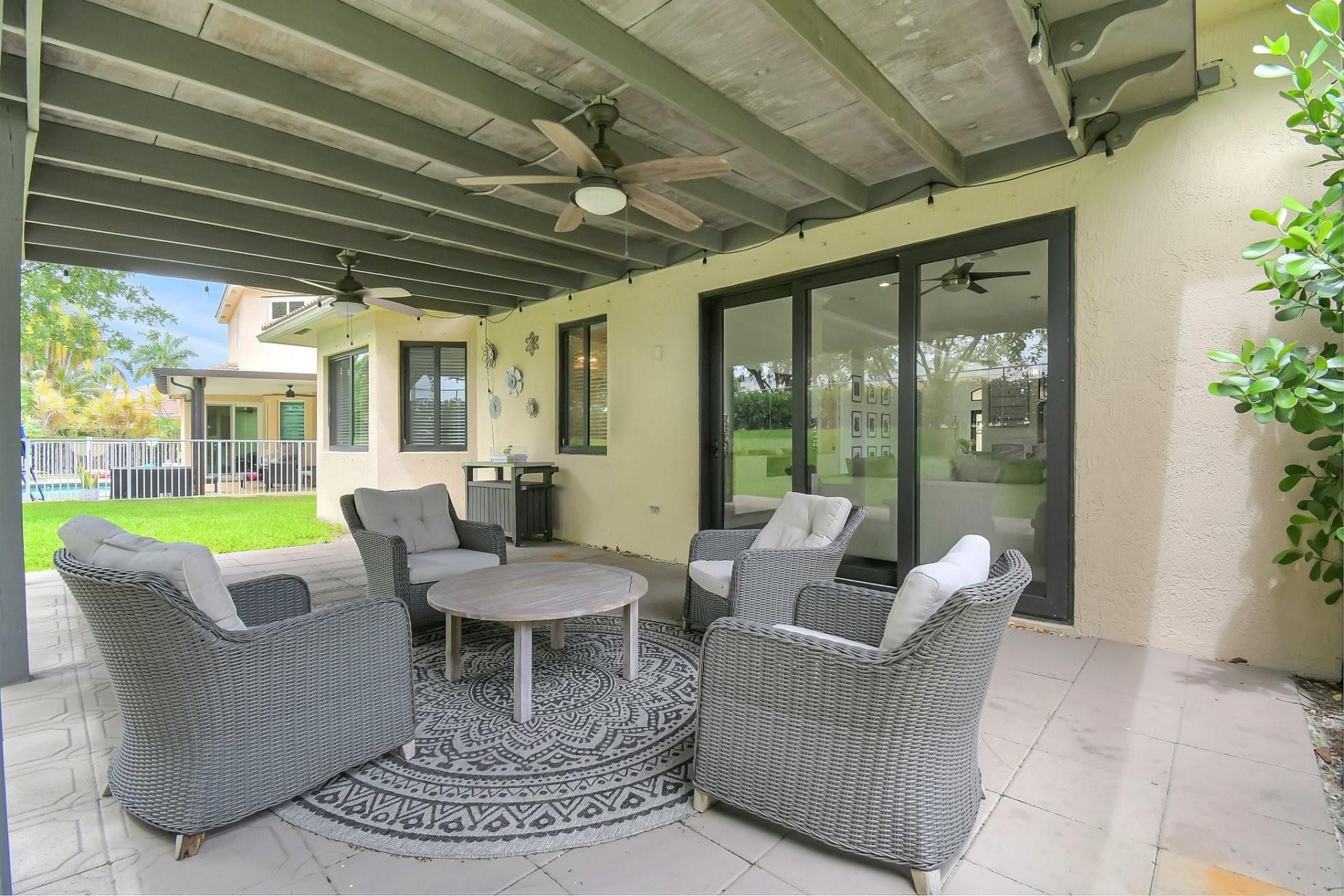 6041 SW 195th Avenue, Pembroke Pines, FL 33332 Photo