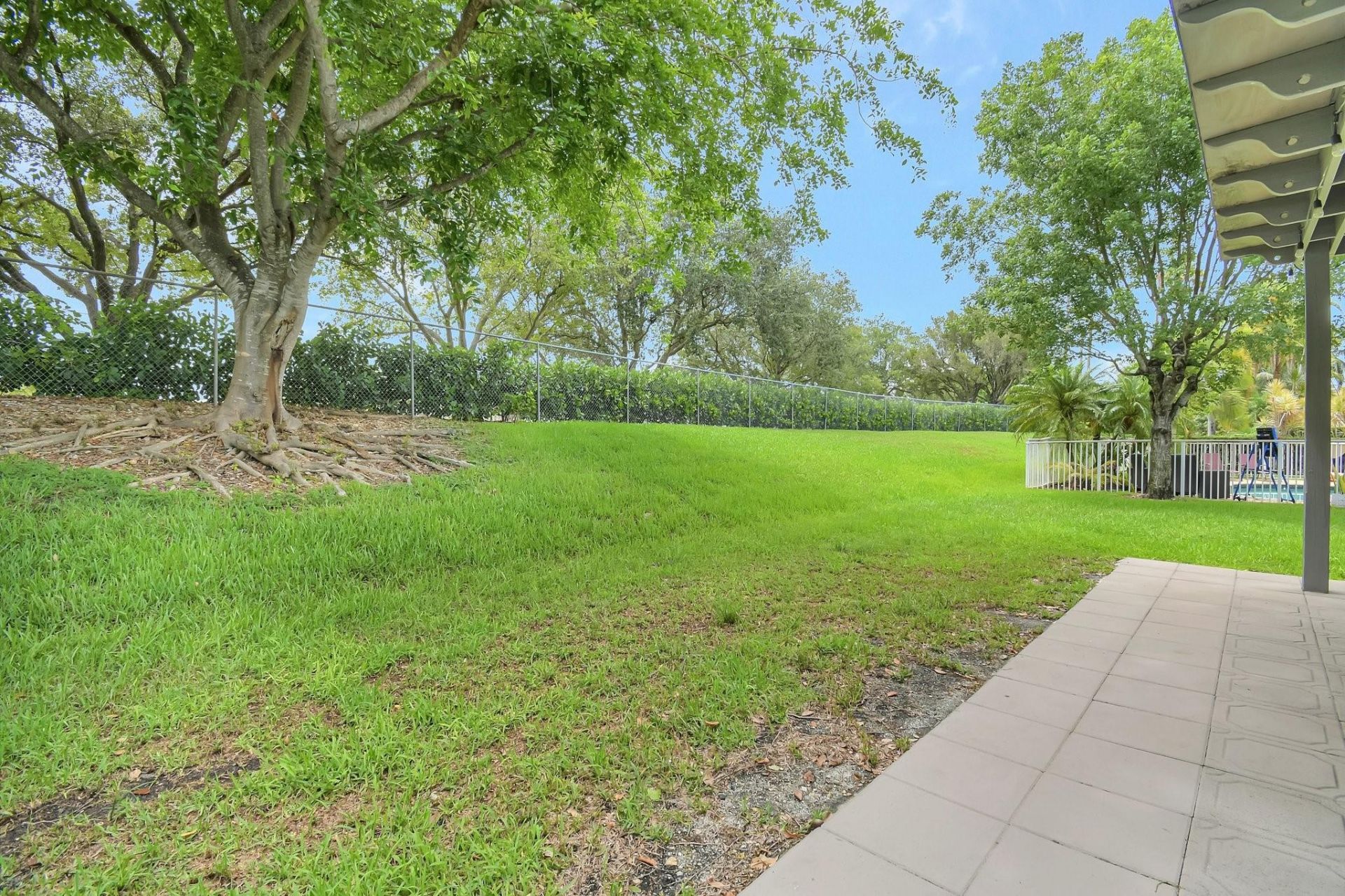 6041 SW 195th Avenue, Pembroke Pines, FL 33332 Photo
