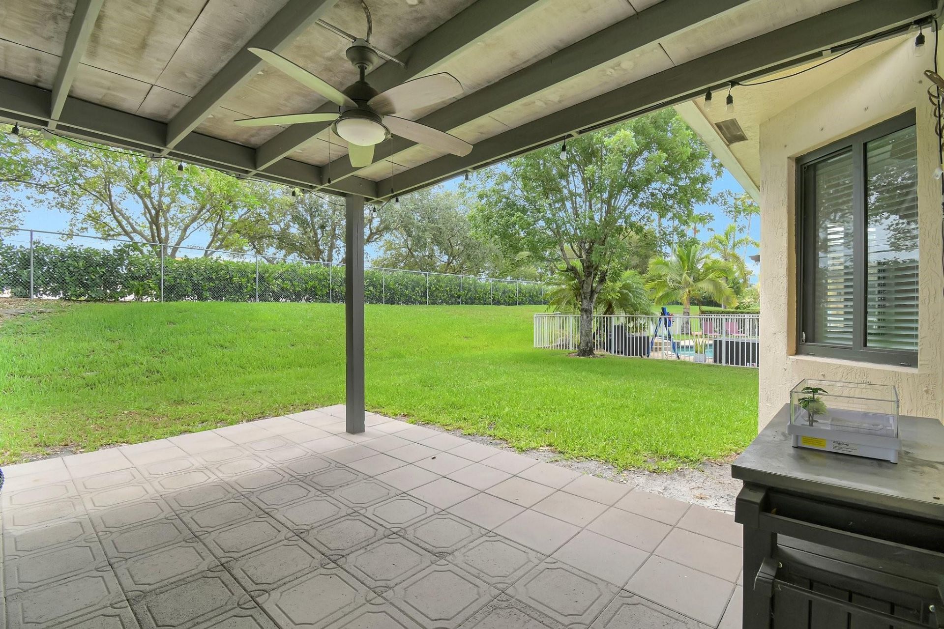 6041 SW 195th Avenue, Pembroke Pines, FL 33332 Photo