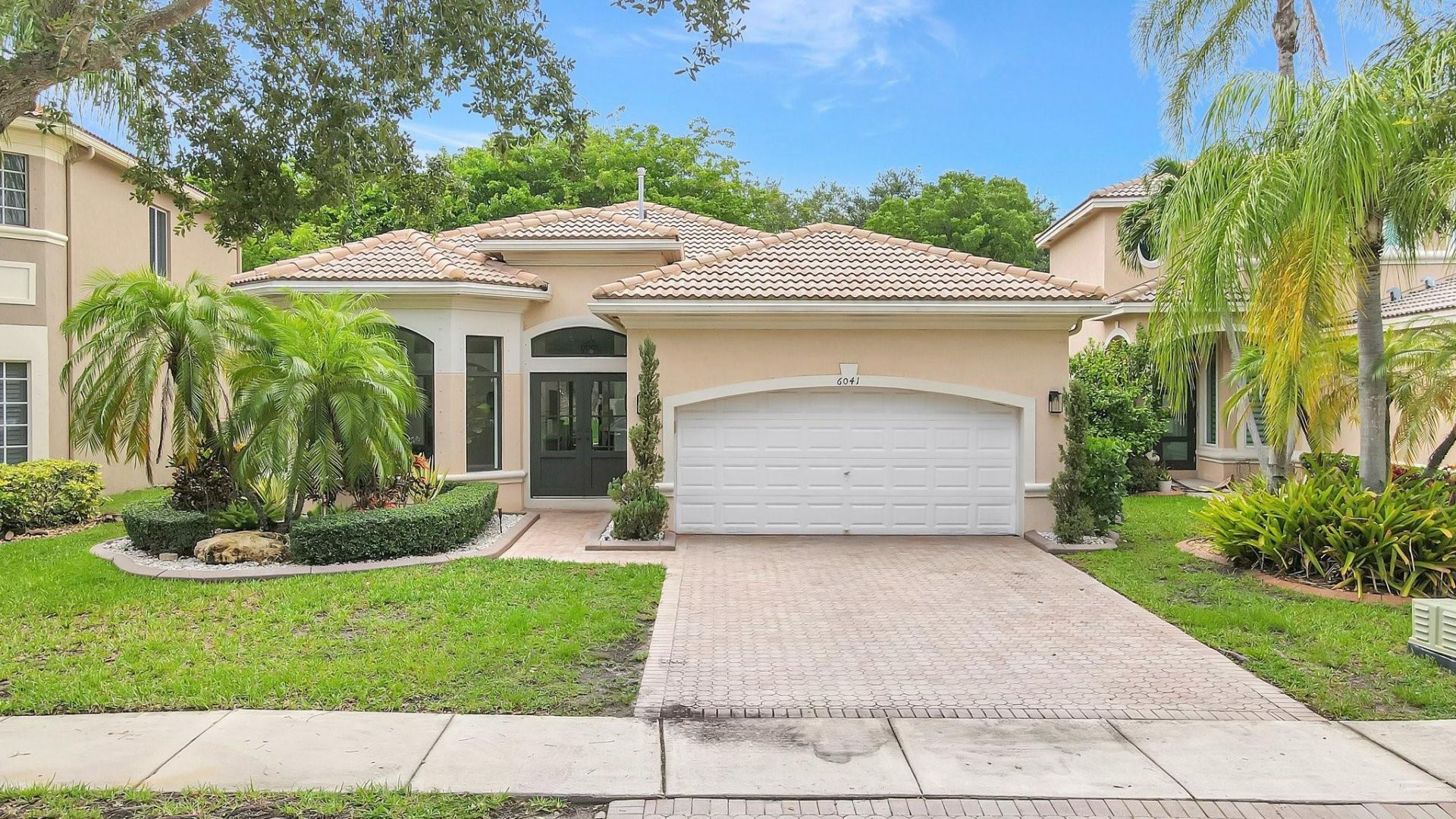 6041 SW 195th Avenue, Pembroke Pines, FL 33332 Photo