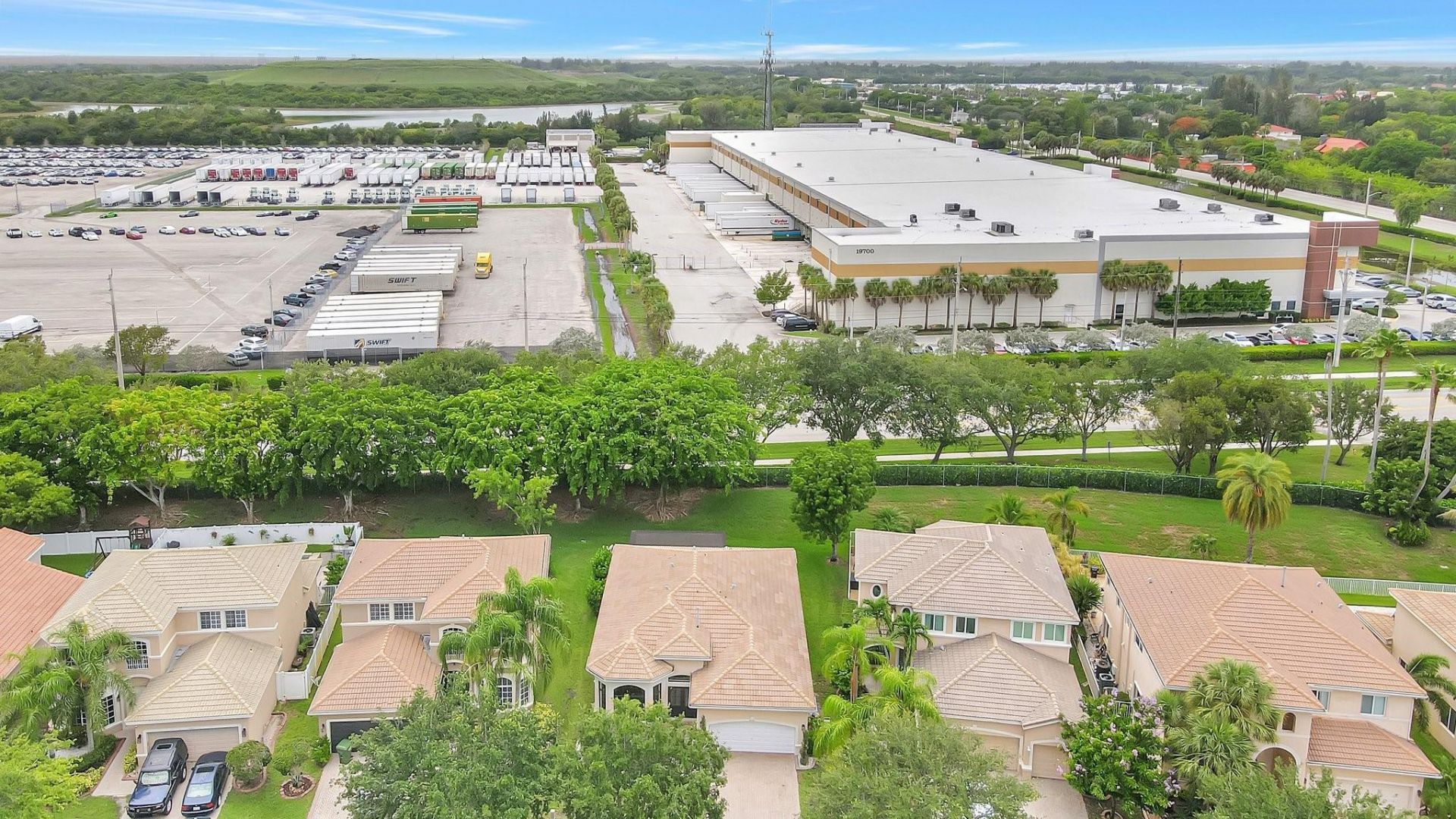 6041 SW 195th Avenue, Pembroke Pines, FL 33332 Photo