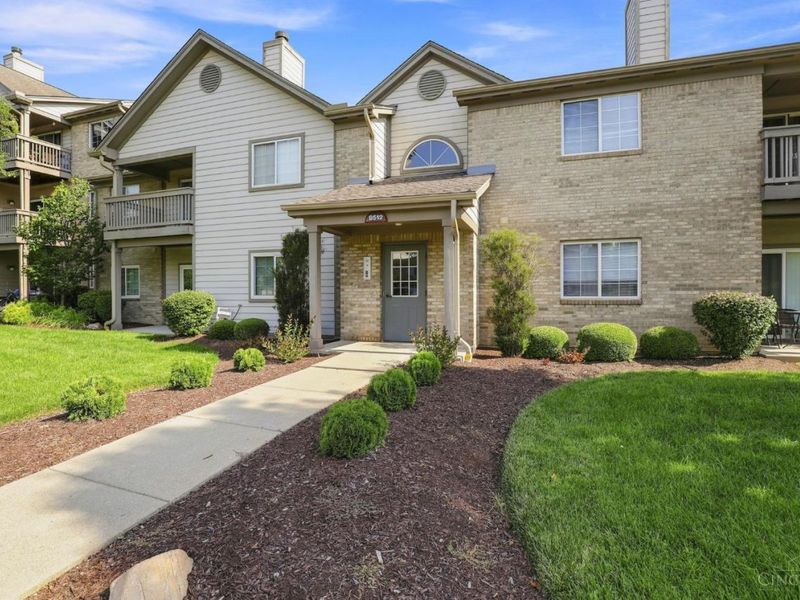 8512 Breezewood Court, West Chester, OH 45069 Photo 1