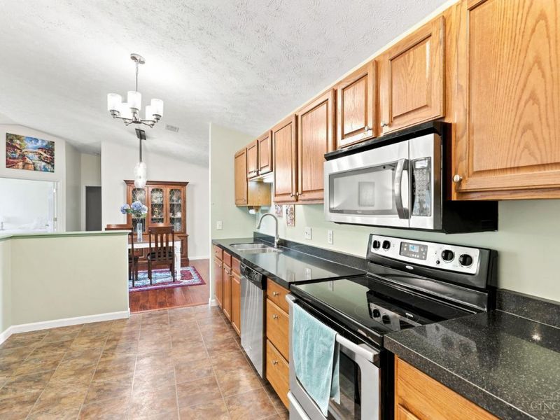 8512 Breezewood Court, West Chester, OH 45069 Photo 11