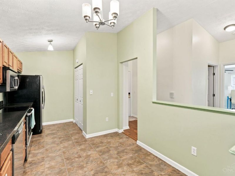 8512 Breezewood Court, West Chester, OH 45069 Photo 13