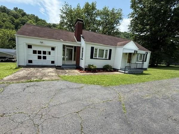 26 Lakomy Drive, Wheeling, WV 26003