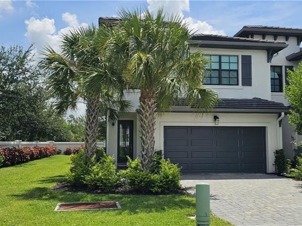 7510 Rockefeller DR, NAPLES, FL 34119