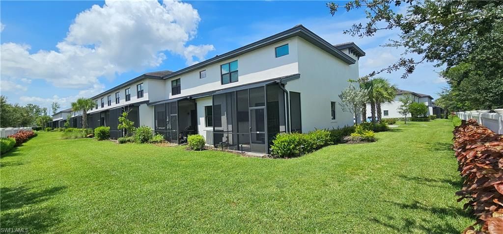 7510 Rockefeller Dr, Naples, FL 34119 Photo