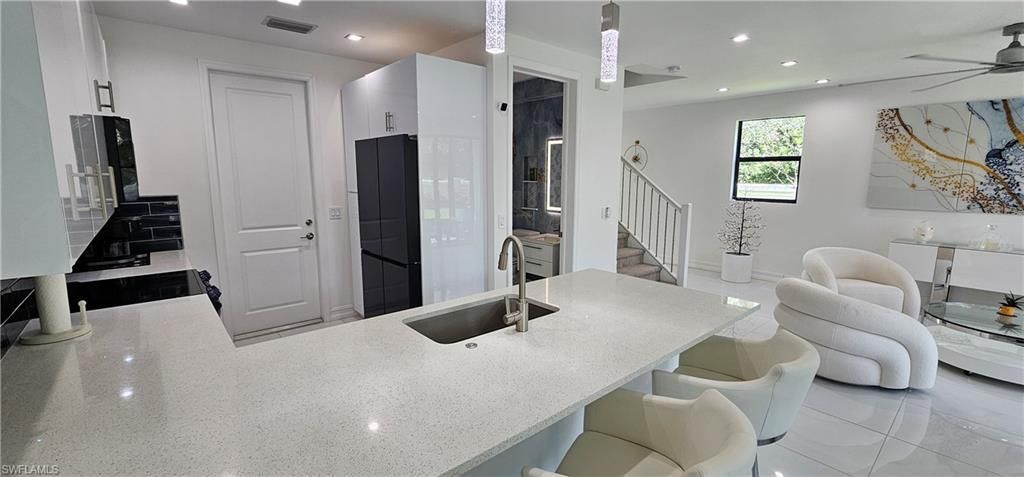 7510 Rockefeller Dr, Naples, FL 34119 Photo