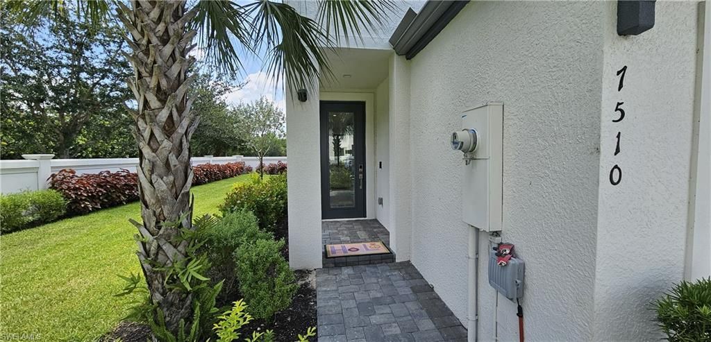 7510 Rockefeller Dr, Naples, FL 34119 Photo