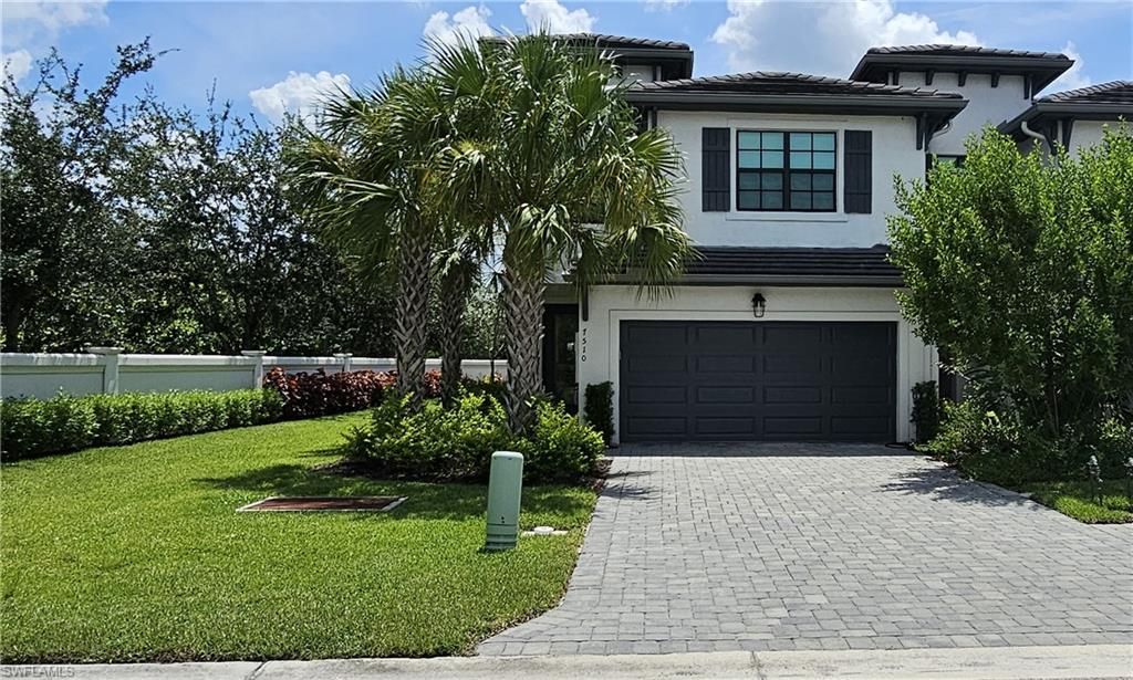 7510 Rockefeller Dr, Naples, FL 34119 Photo