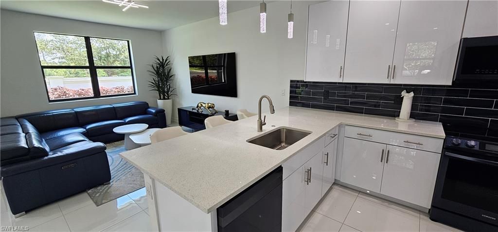 7510 Rockefeller Dr, Naples, FL 34119 Photo