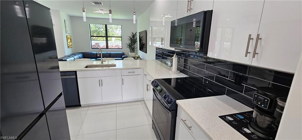 7510 Rockefeller Dr, Naples, FL 34119 Photo