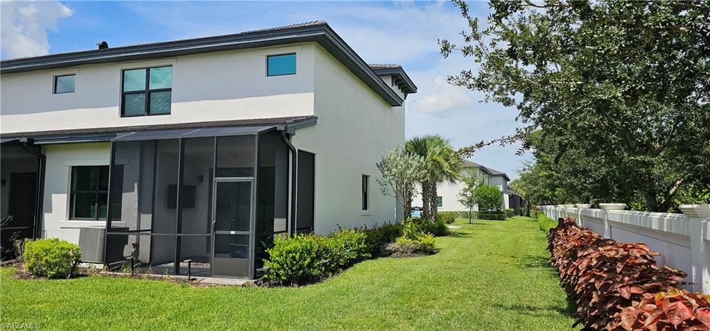 7510 Rockefeller Dr, Naples, FL 34119 Photo