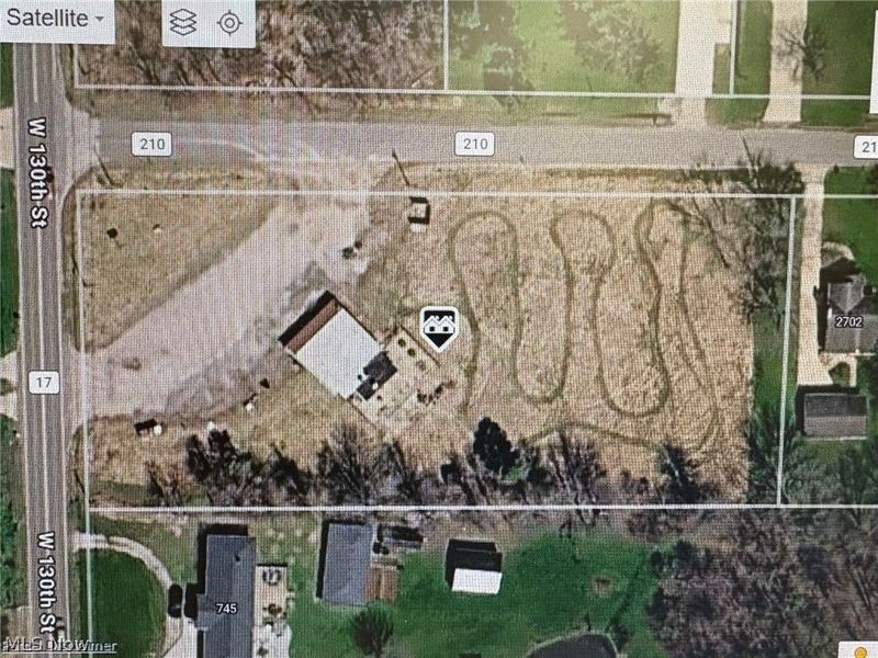 729 W 130th Street, Hinckley, OH 44233 Photo 3