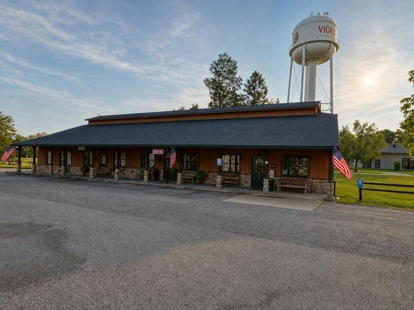 125 N Davis Street, Vicksburg, MI 49097