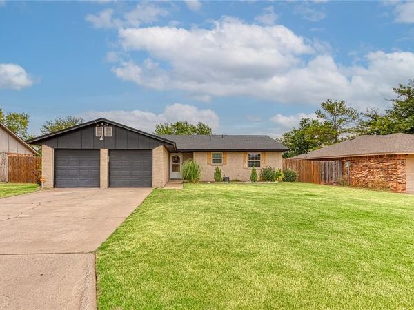 104 Peggy Drive, Elk City, OK 73644