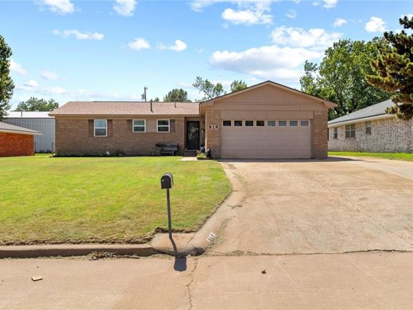 819 N Brewer Avenue, Hydro, OK 73048